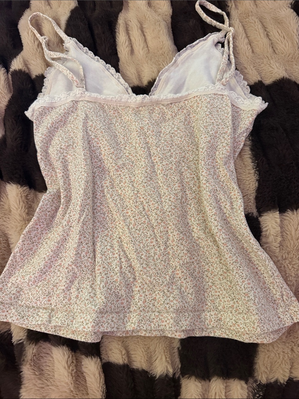 Brandy Melville crème floral tank with lace - Picture 3 of 3